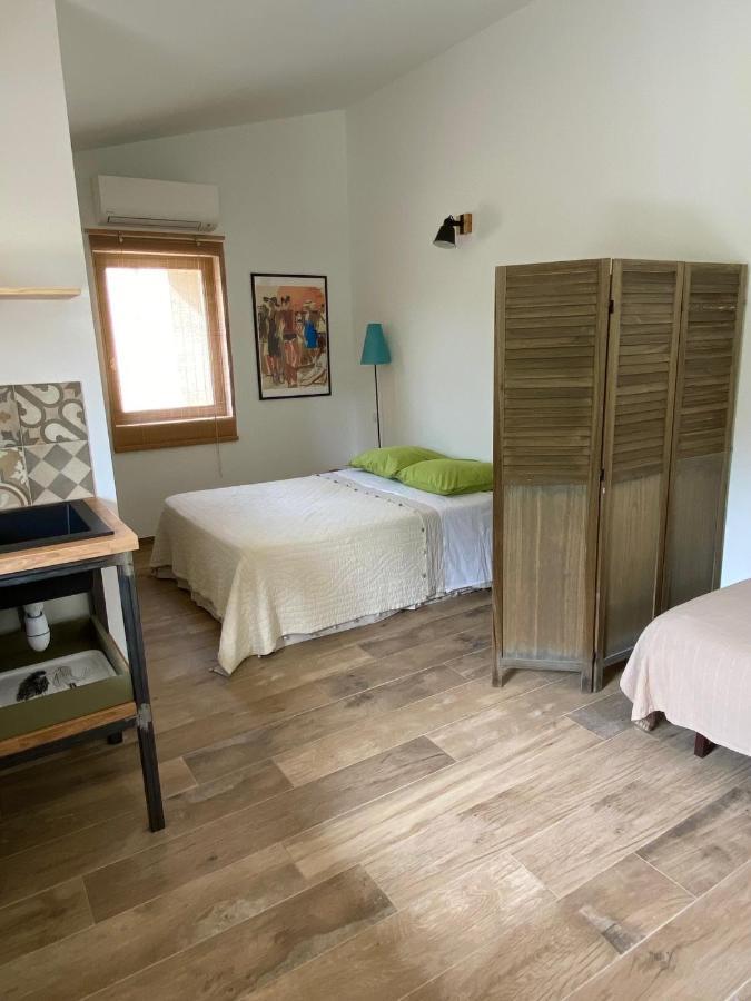 Les Cheneslierres Bed & Breakfast Lourmarin Exterior photo